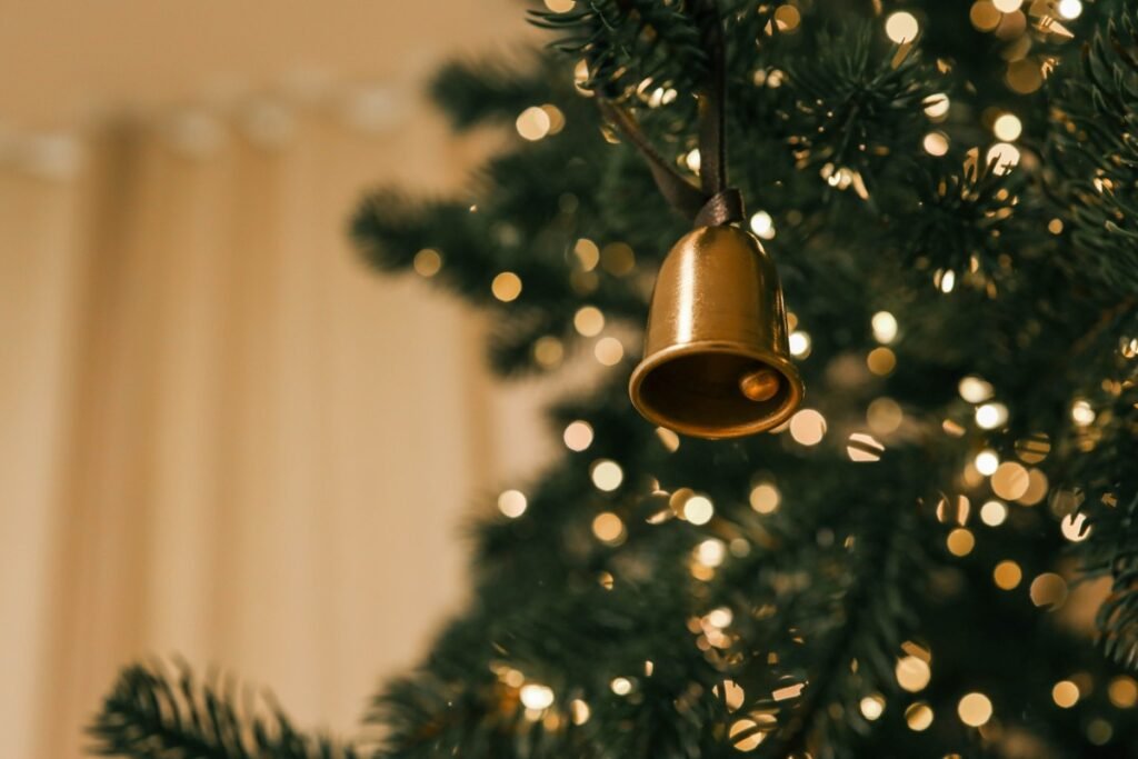 DIYer Turns Family Photos and Fabric Scraps Into the Perfect Handmade Gift